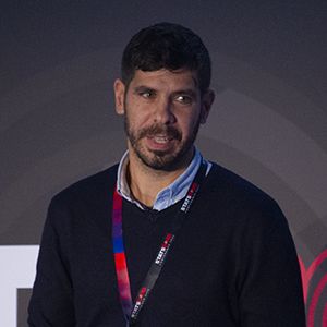 Javier M Buldu